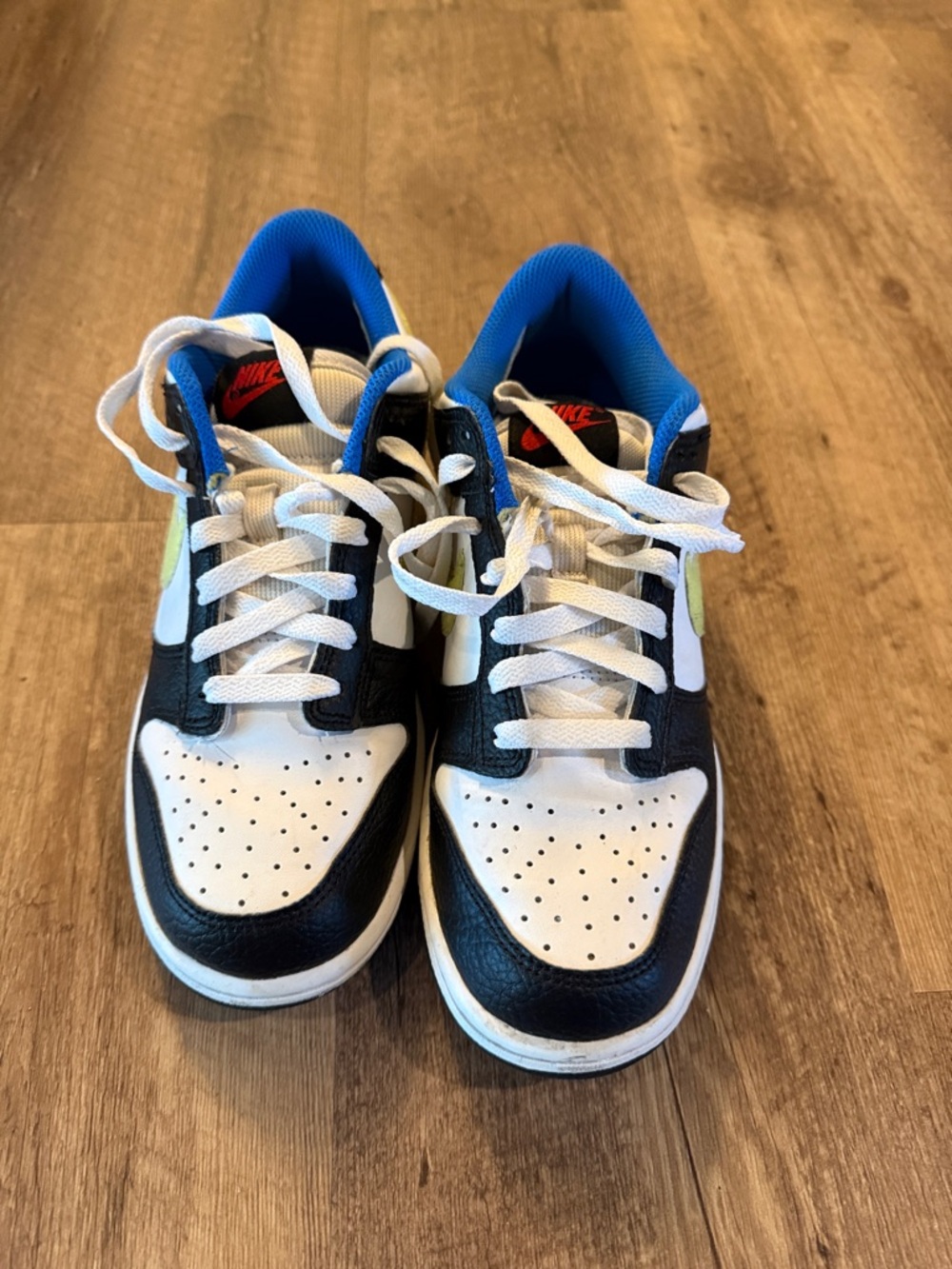 Nike Kids Low-Top Sneakers in White, Black & Blue with Neon Accent